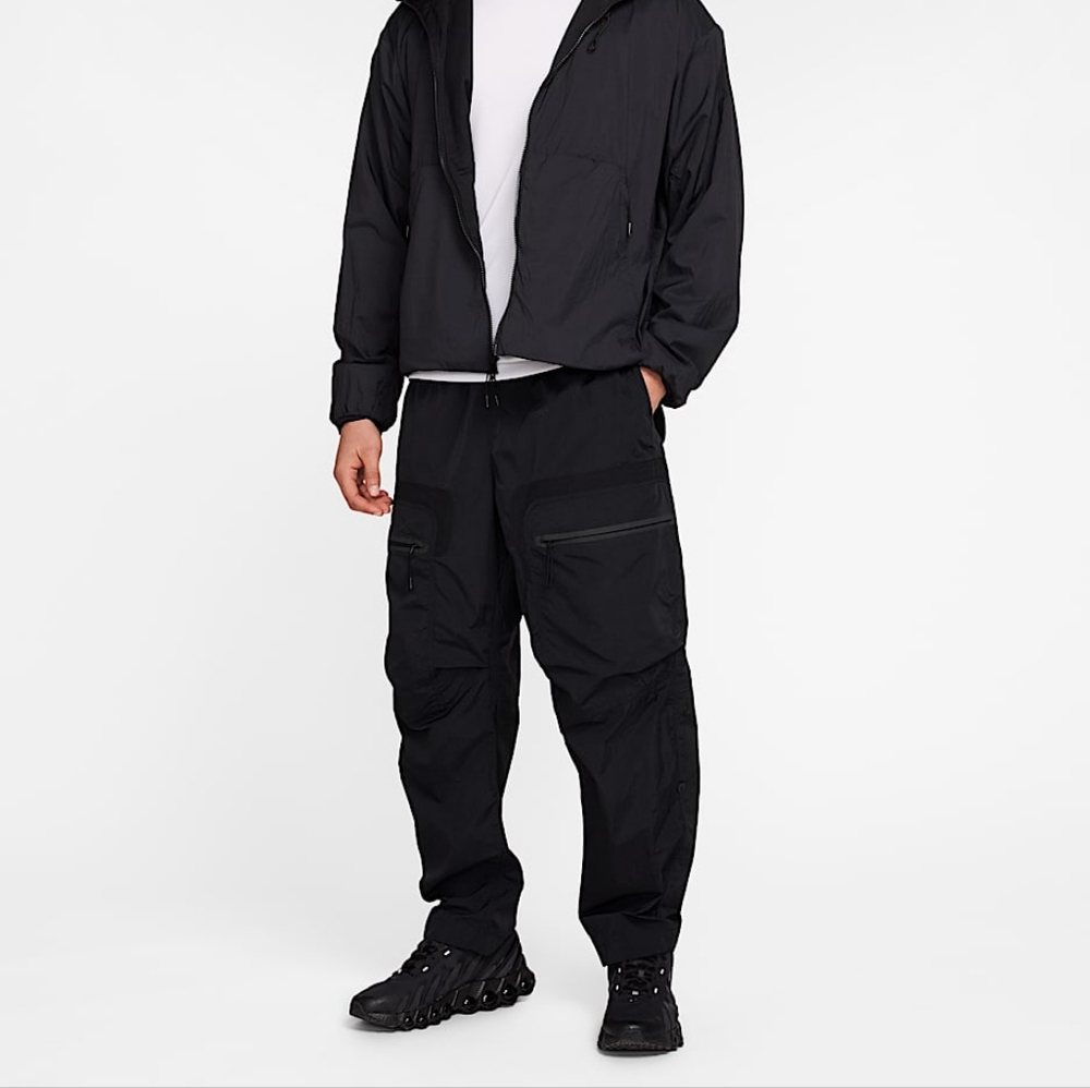 Nike Tech Men's Cargo Pants Size Large Black New‎ With Tags